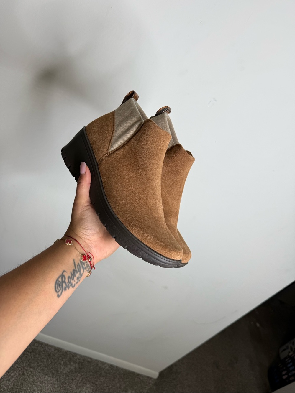 Bzees Boston Women’s Comfort  Boots Toffee Size 7.5